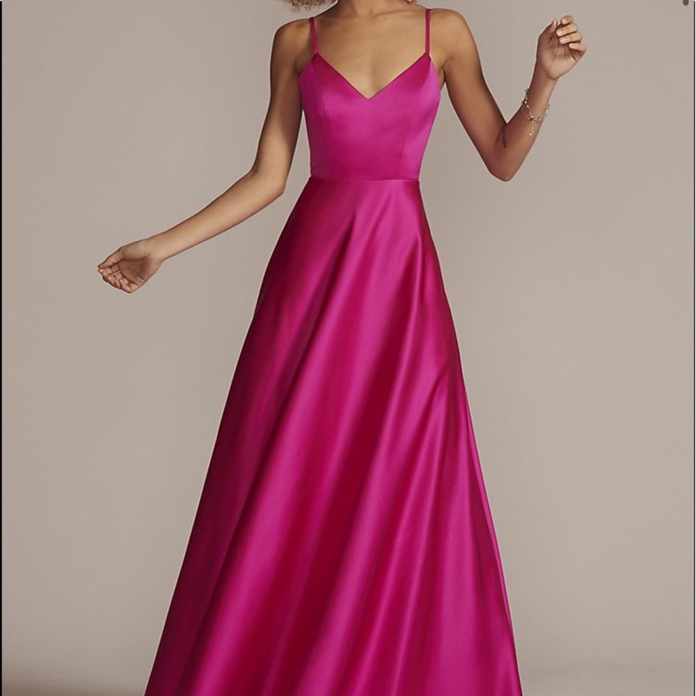 Satin Spaghetti Strap A-Line Prom Dress💞
size 14